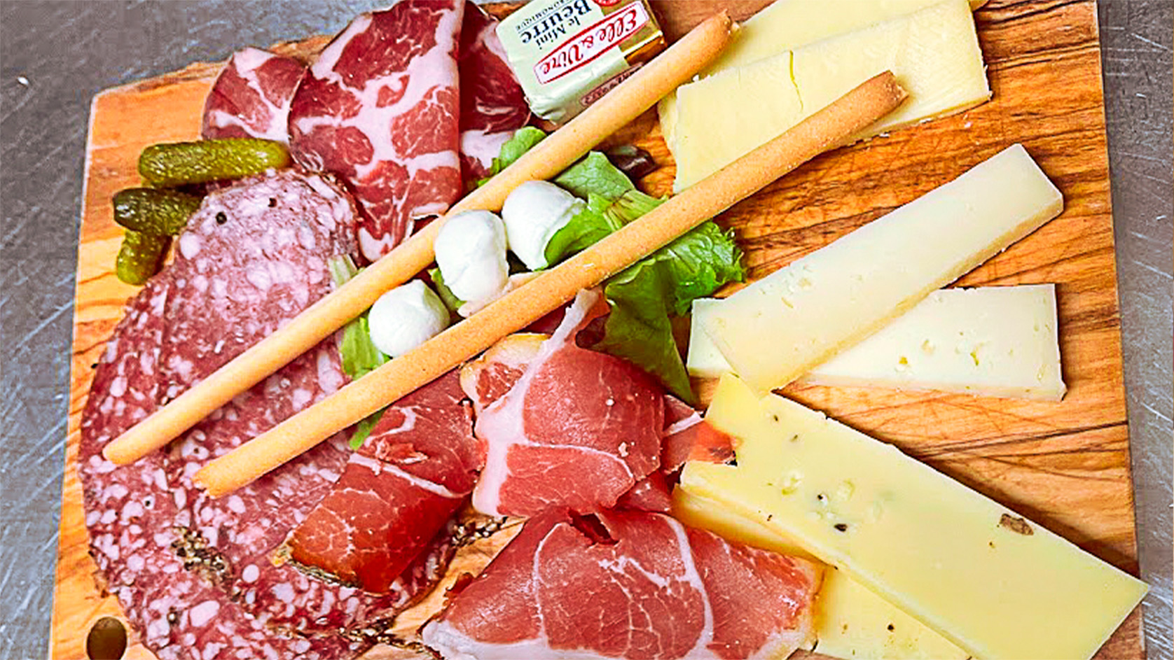 Planche de la terre - Charcuterie & Fromage